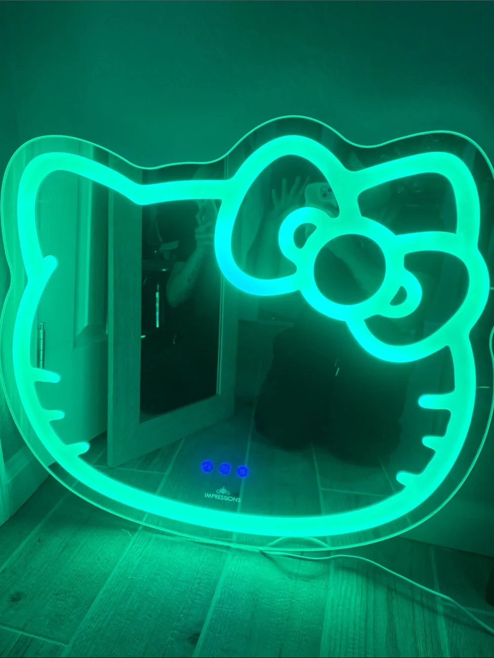 Hello Kitty Illuminated Wall Mirror - White LED Outline
